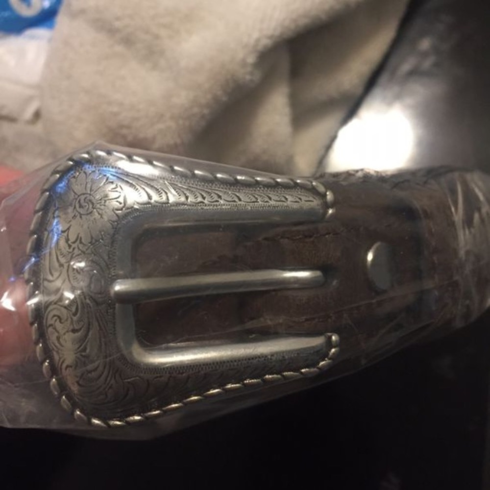 New leather belt
